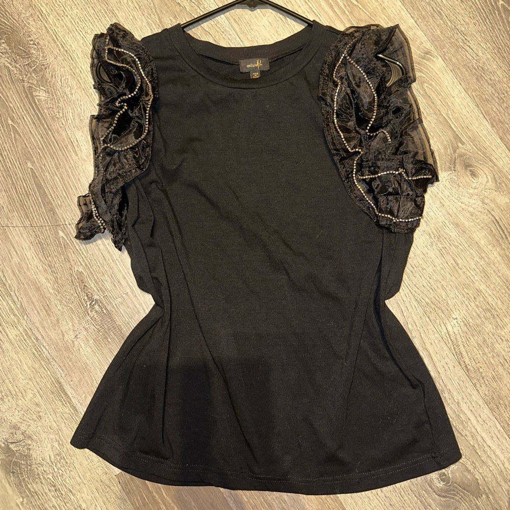‼️SALE‼️ Women’s Black Ruffle Sleeve Top